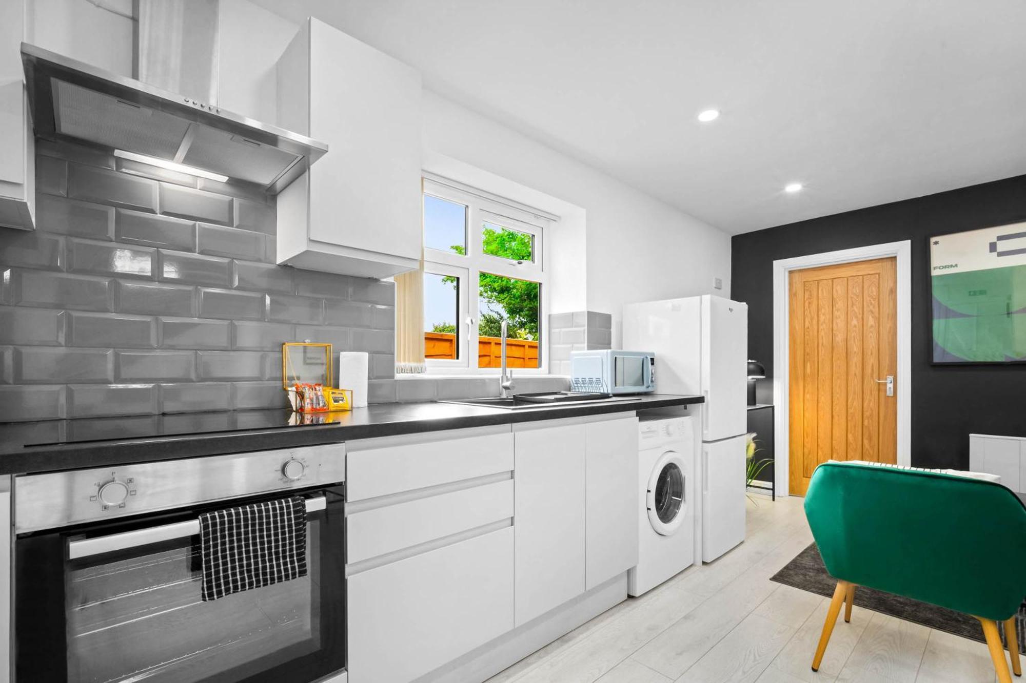 Luxury 3 Bedroom Apartment - Terrace - Near City Centre - Wifi - Smart Tv 1Mr Birmingham Kültér fotó