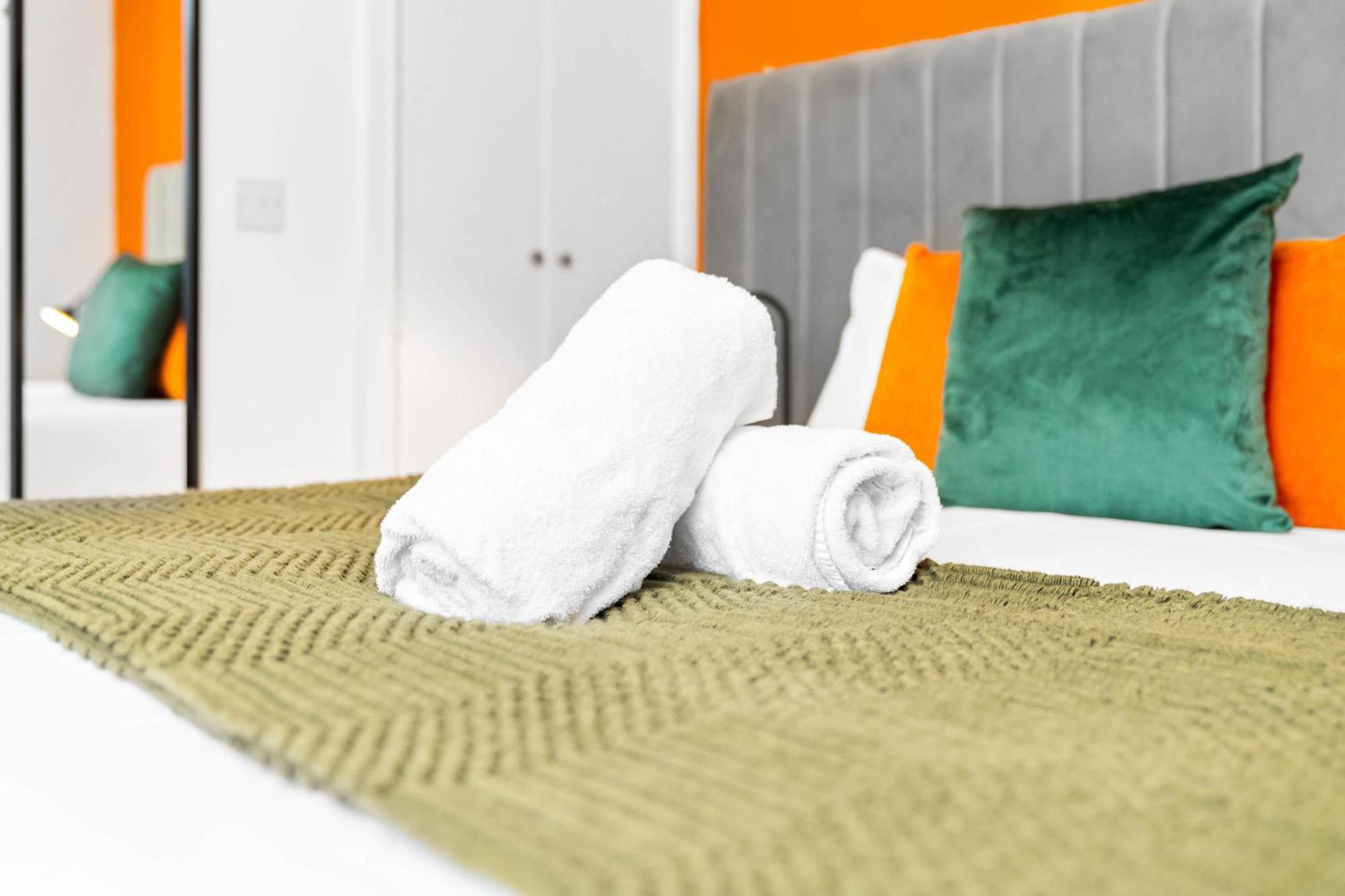 Luxury 3 Bedroom Apartment - Terrace - Near City Centre - Wifi - Smart Tv 1Mr Birmingham Kültér fotó